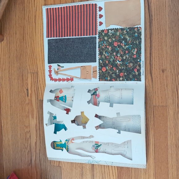 Winnie - Paper Doll - Picture 3 of 8